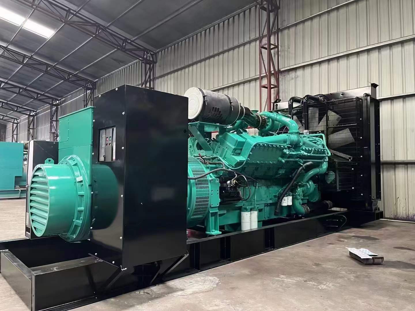 宁远如何降低 800kW 柴油发电机输出电流的波动？